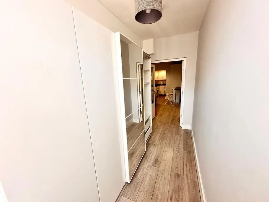 Charming Studio Apartment In Lee 런던 0*,