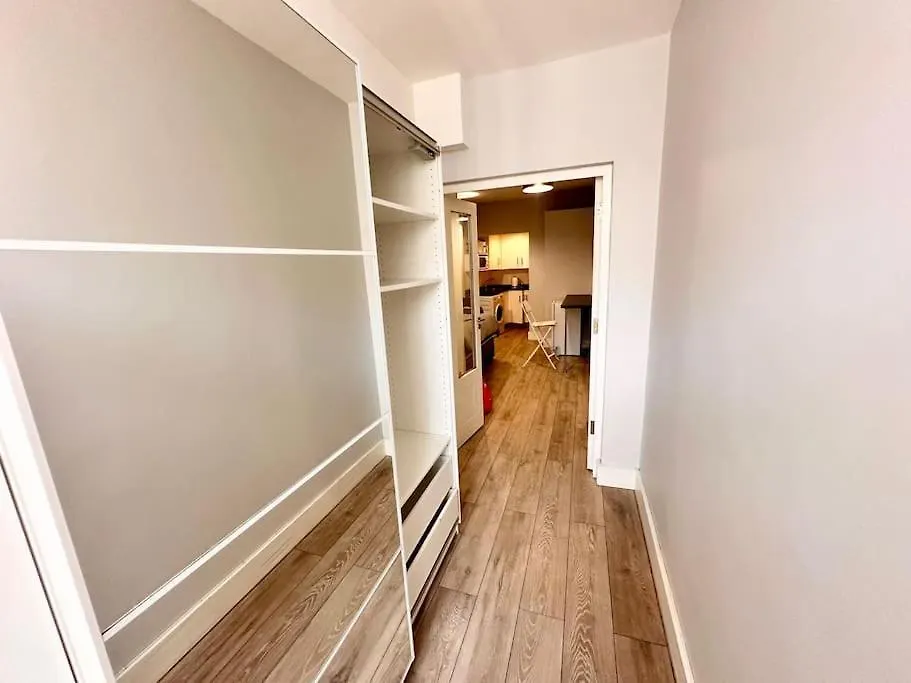 Charming Studio Apartment In Lee 런던